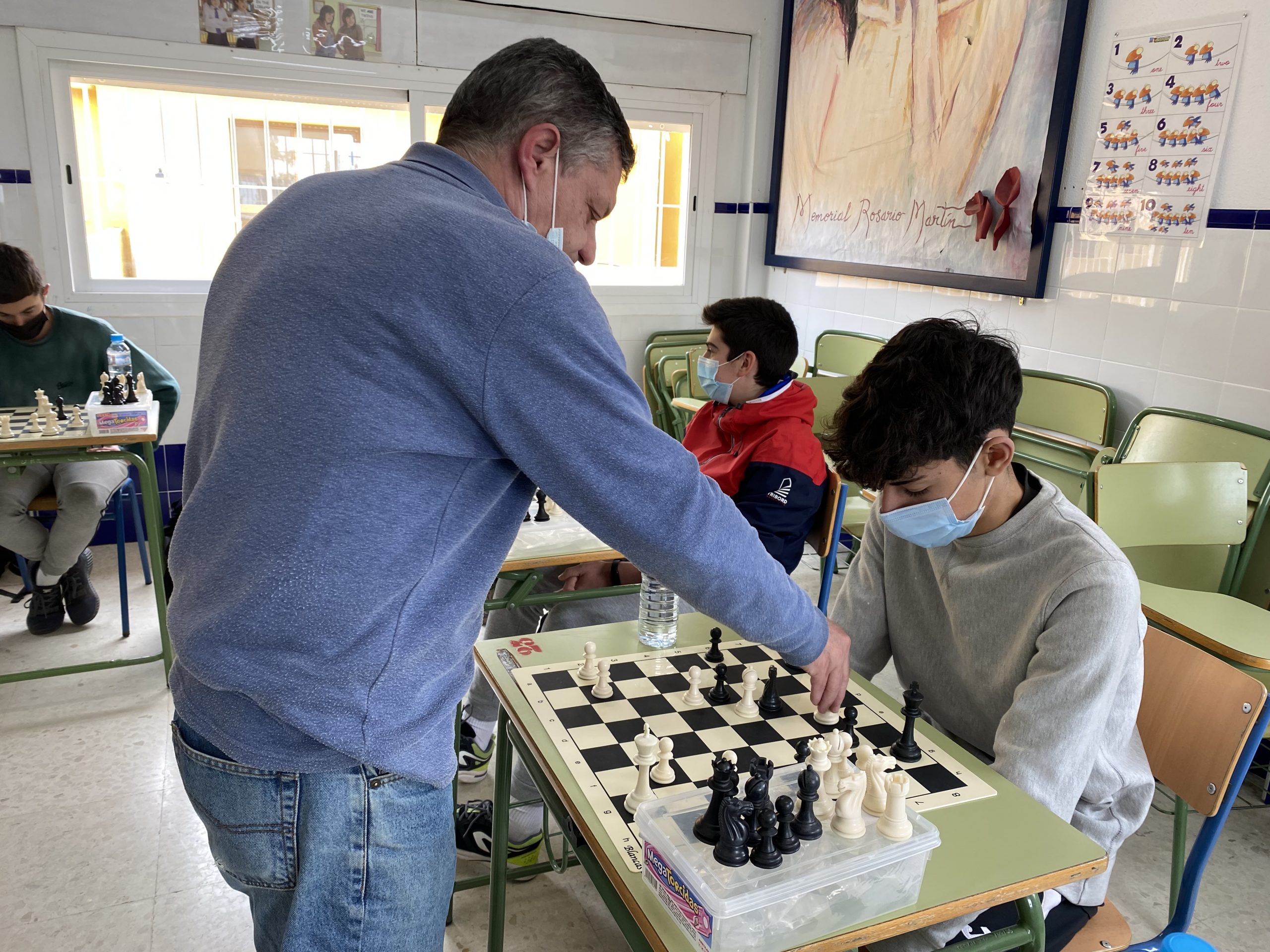 dolor de muelas Deflector Idealmente Actividades 2021/2022. Partida simultánea de ajedrez – IES Isidro de  Arcenegui y Carmona